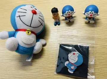 도라에몽 마스코트 피규어 핀 배지 세트