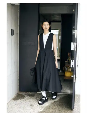 나곤스탠스 6/4 크로스 플레어 Jumper skirt