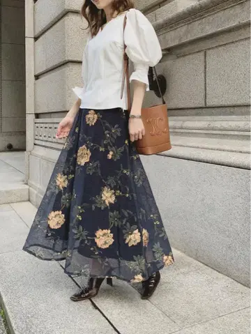 AMERI vintage 네이비 꽃무늬 플레어 스커트 S 사이즈