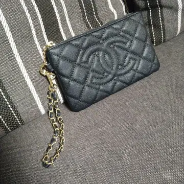 블랙 퀼팅 케이스