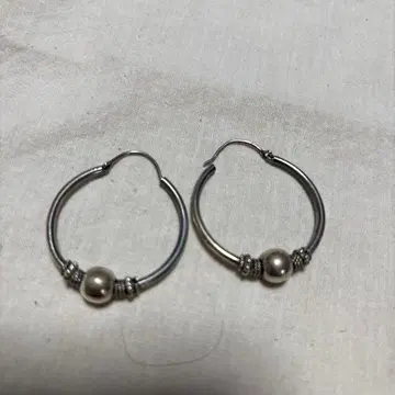 앤티크 실버 후프 귀걸이