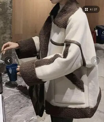 무스탕 보아 자켓 화이트 x 브라운