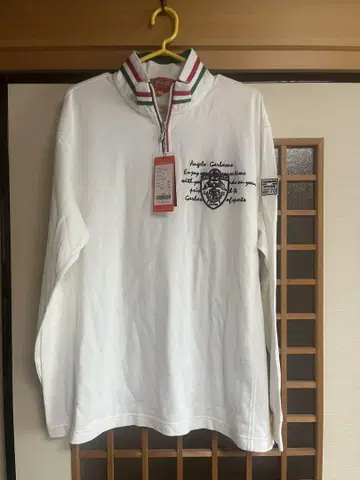 GARBASUS 화이트 하프 지퍼 티셔츠 LL 새상품