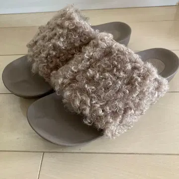 새상품 Oggi x 아카이시 콜라보 컴포트 샌들 카네코 아야 씨 애용