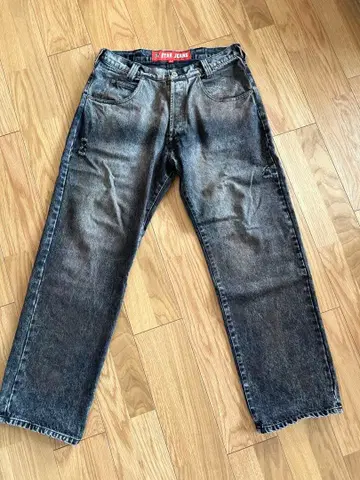 STAR JEANS by Carpet Company
