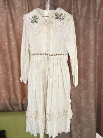 lehtia 레프티아 자수 탈부착 카라 원피스