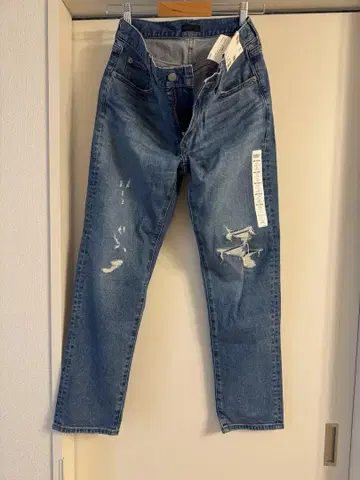 택 포함 새상품 UNIQLO 슬림핏 청바지 데미지 스트레이트