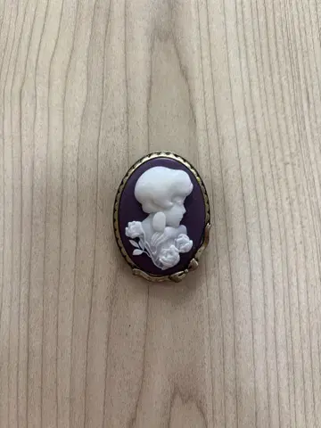 지브리 카메오 브로치 마담 지나