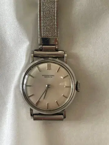 INTERNATIONAL WATCH CO. 수동 와인딩 시계 실버