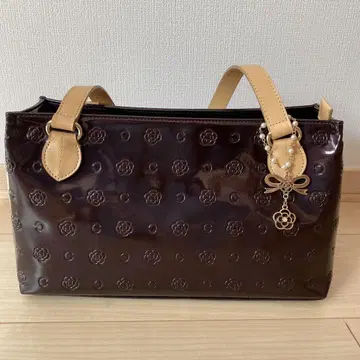 CLATHAS 클레이사스 다크 브라운 에나멜 핸드백