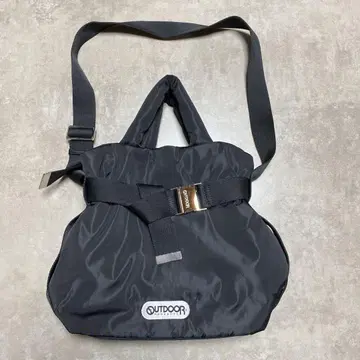 [ OUTDOOR ] 백 블랙 2way Belt Tote [ 새상품급 ]