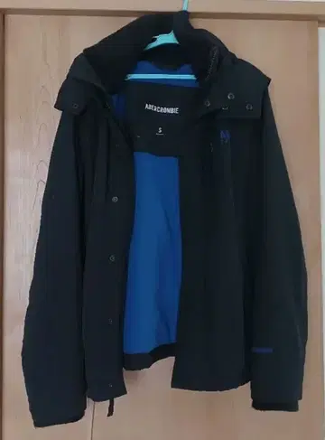 ABERCROMBIE 블랙 나일론 자켓 S