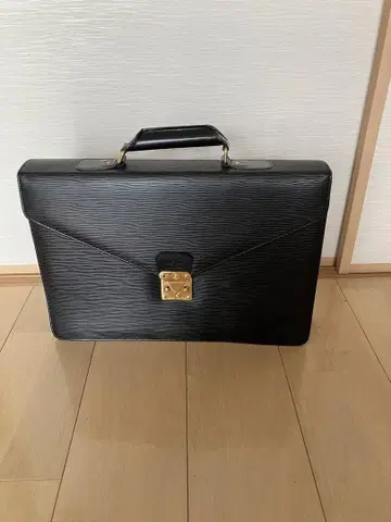 블랙 브리프 케이스