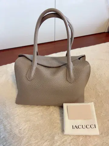 IACUCCI 라나 M 사이즈
