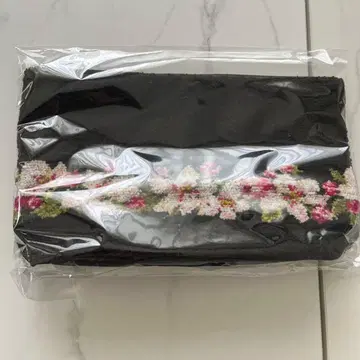 셔닐 직조 파우치입니다