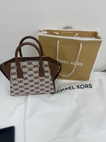 MICHAEL KORS 로고 프린트 숄더백