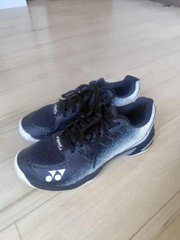 YONEX 파워 쿠션 03 테니스화