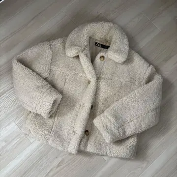 ZARA 보아 자켓 크림