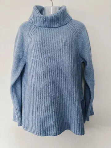 Spick & Span 울 100% 라이트 블루 터틀넥 스웨터