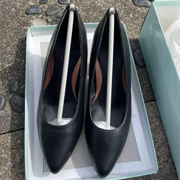 [ 새상품, 미사용 ] 베네비스 블랙 스틸레토 하이힐 23.0 cm