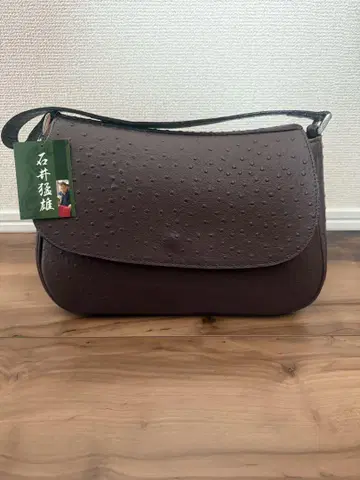 다크 브라운 숄더백 이시이 타케오