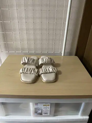 26cm 아이보리 프릴 디자인 샌들