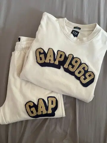 GAP 1969 화이트 맨투맨 세트 S