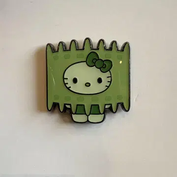 만박 일본관 모키티 시크릿 핀 배지 네오플라길라리아