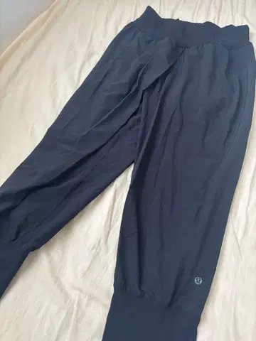 lululemon 블랙 조거 팬츠 사이즈 6