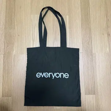 everyone nylon 로고 토트백 올리브