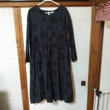 도트 무늬 긴팔 A라인 원피스