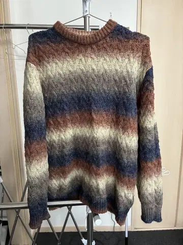 ZARA 멀티 컬러 그라데이션 니트 스웨터