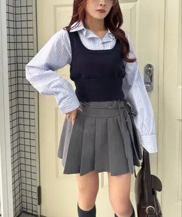 NICE CLAUP 리본 플리츠 미니 스커트