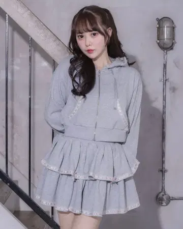 pium 사다리 레이스 프릴 후드티 세트