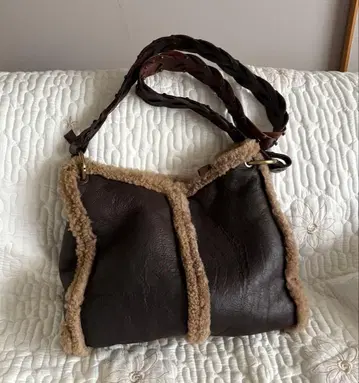 BARNEYS NEWYORK 무스탕 숄더백 브라운 계열 빈티지