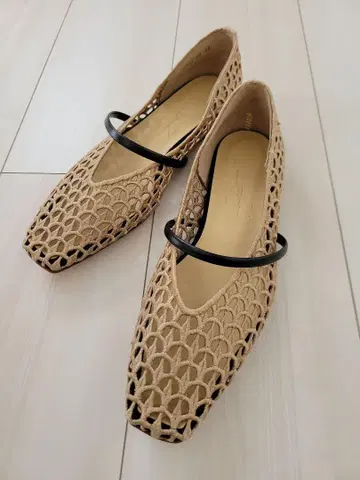 LE TALN 스퀘어 크로셰 스트랩 플랫 플랫슈즈 24CM