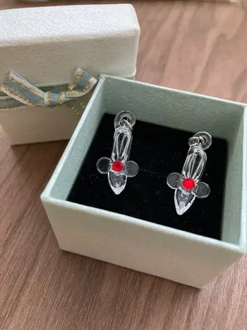디즈니랜드 신데렐라 성 유리 구두 귀걸이