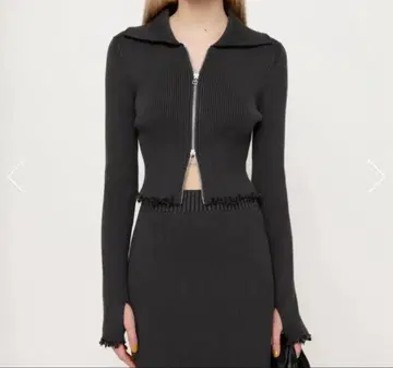 DAMAGING RIB ZIPPED C/D