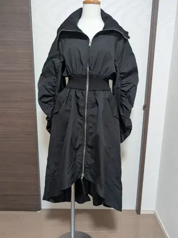 블랙 원피스 프론트 지퍼