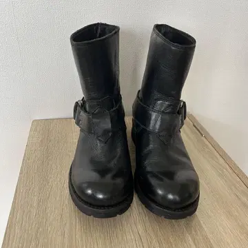 BEAMS 블랙 가죽 엔지니어 부츠