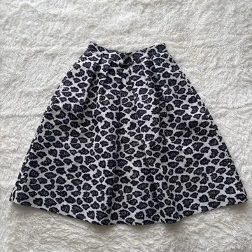 ANAYI 아나이 자카드 직조 플레어 스커트 레오파드 무늬 금 자수 라인