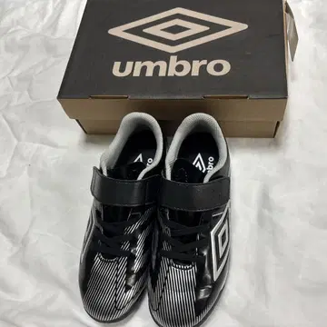 [ 새상품급 ] Umbro 트레이닝 슈즈 블랙 20.0cm