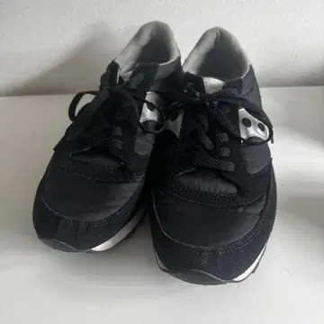 Saucony 블랙 실버 스니커즈 USA 9 (27cm)