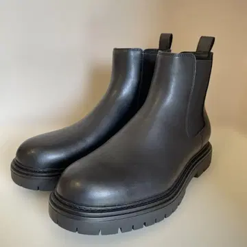 ZARA 블랙 사이드 고어 부츠 통굽