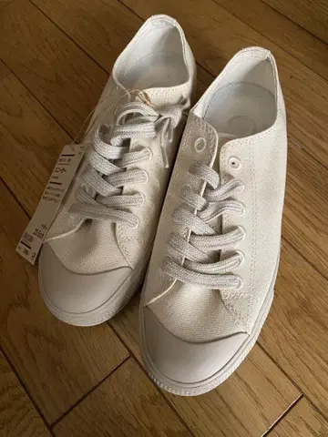 무인양품 새상품 피로를 덜어주는 발수 스니커즈 아이보리 23.5cm