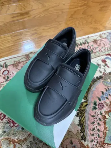 Puma 블랙 로퍼 통굽