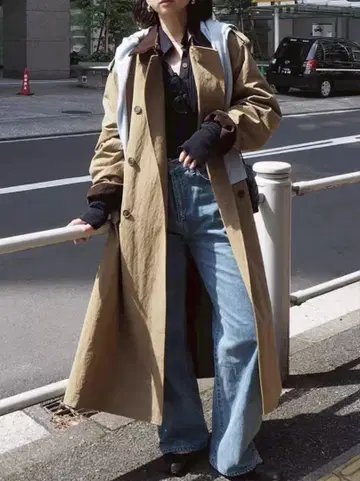 이번 시즌 ETRE 후드 스톨 롱 트렌치코트