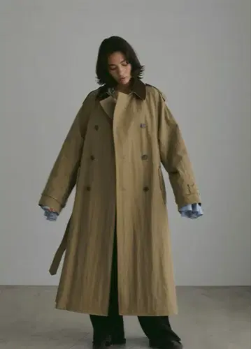 이번 시즌 ETRE 후드 스톨 롱 트렌치코트