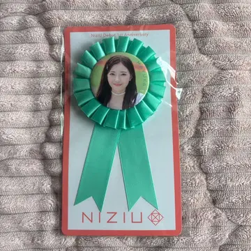 niziu 마유카 캔뱃지 [ 미개봉 ]