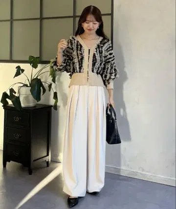 Thevon. 2턱 슬랙스 팬츠 아이보리